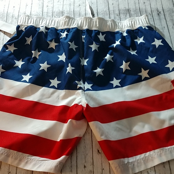 NWT Walnut & 39th Mens Board Shorts - Picture 2 of 4